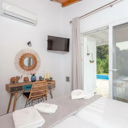Amarandos Villa